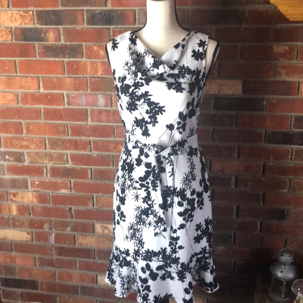 🖤 The Limited ivory and black dress
